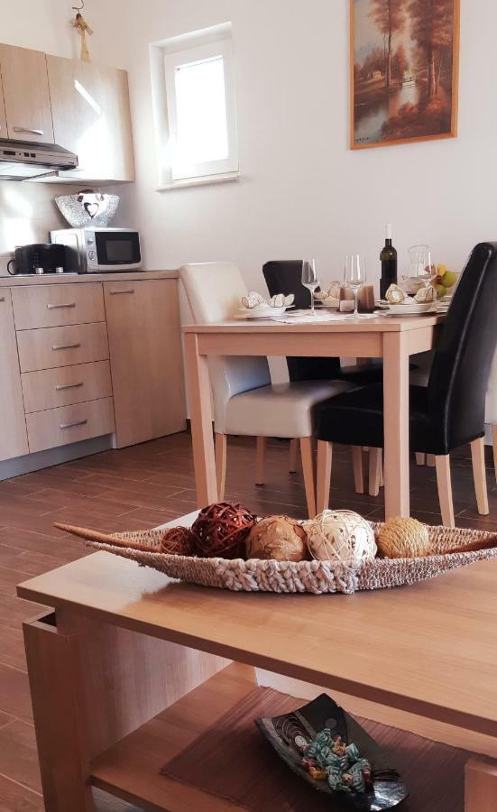 Apartmani Lili Sukošan 外观 照片